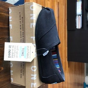 Brand new black TOMS